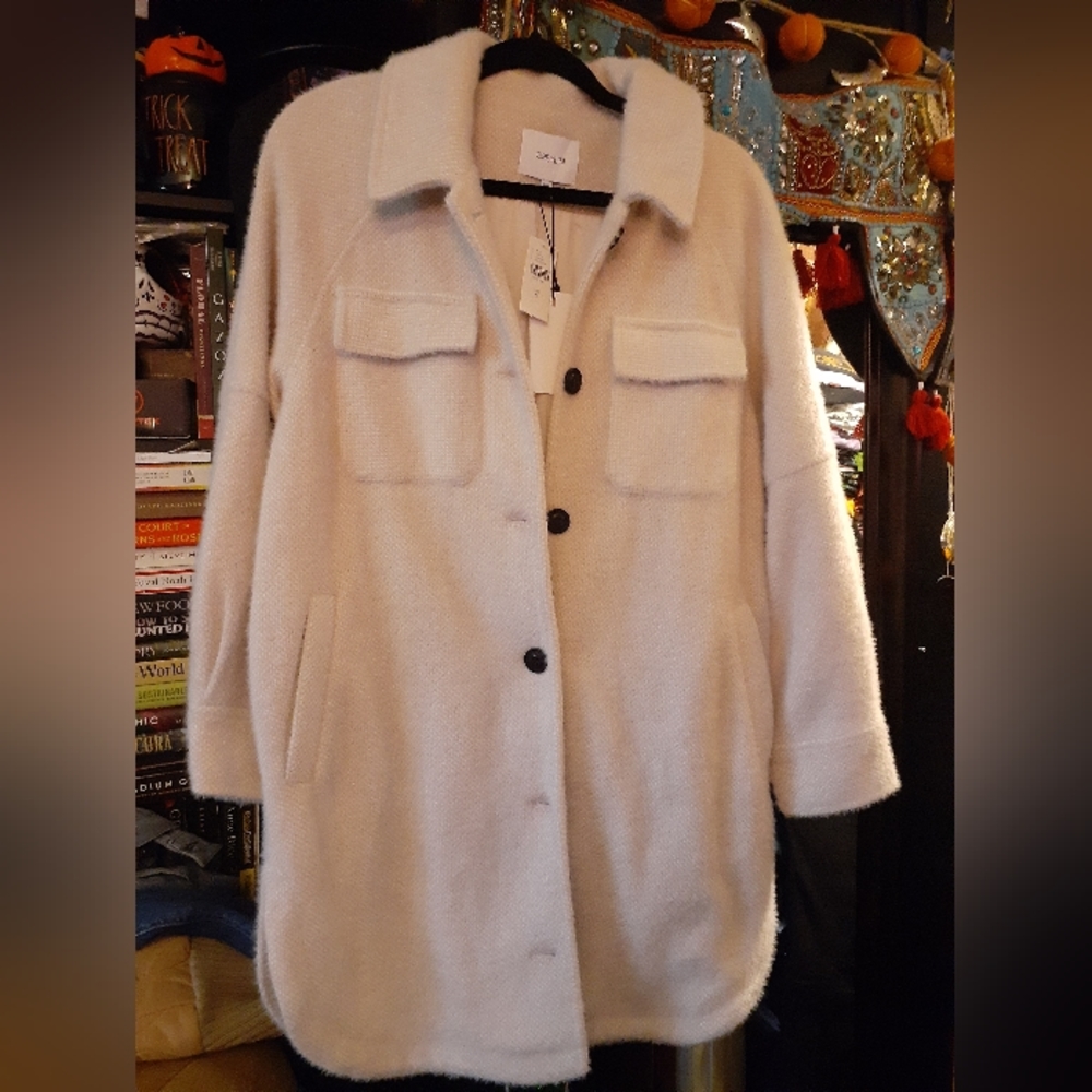 NWT Fuzzy/Soft Greylin Shacket